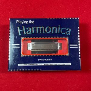 Playing the Harmonica Set
